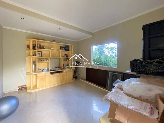 Casa para Venda em São José dos Campos - 4