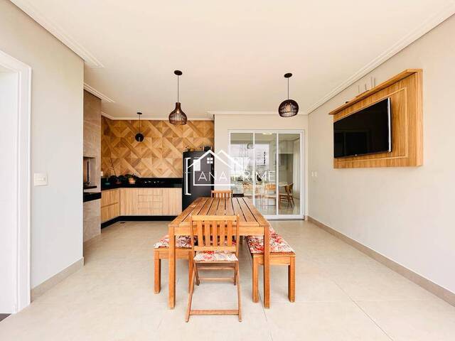 Casa para Venda em São José dos Campos - 3
