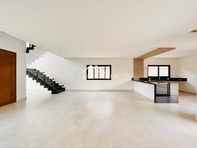 Casa para Venda em São José dos Campos - 4