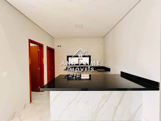 Casa para Venda em São José dos Campos - 4