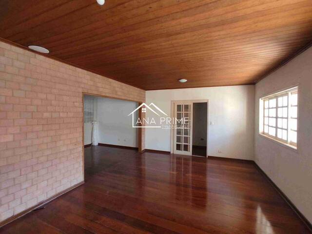Casa para Venda em São José dos Campos - 3