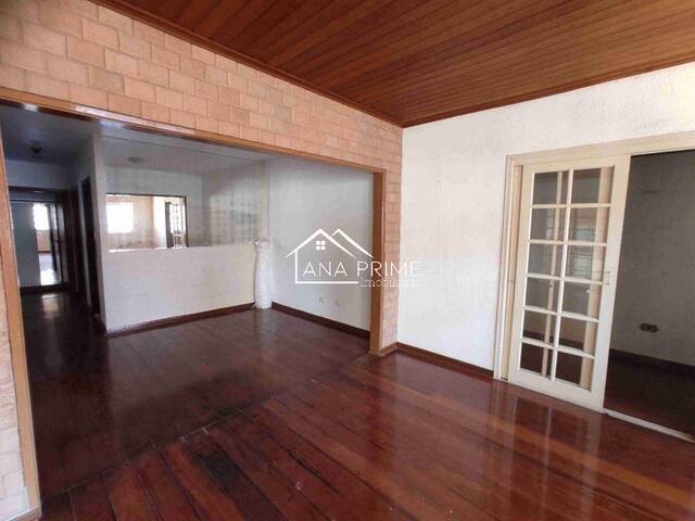 Casa para Venda em São José dos Campos - 4
