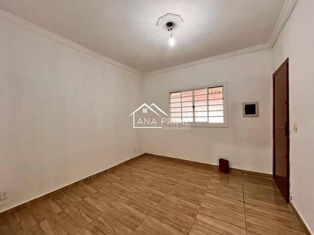 Casa para Venda em São José dos Campos - 4