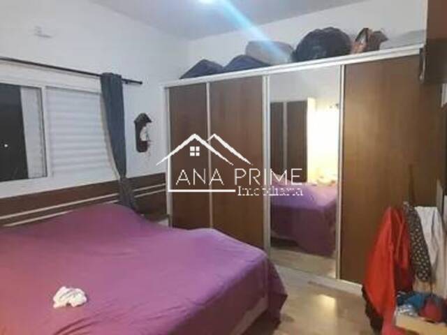 Casa para Venda em São José dos Campos - 4