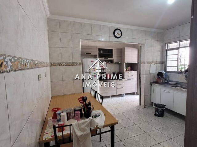 Casa para Venda em São José dos Campos - 4
