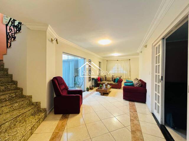 Casa para Venda em São José dos Campos - 3