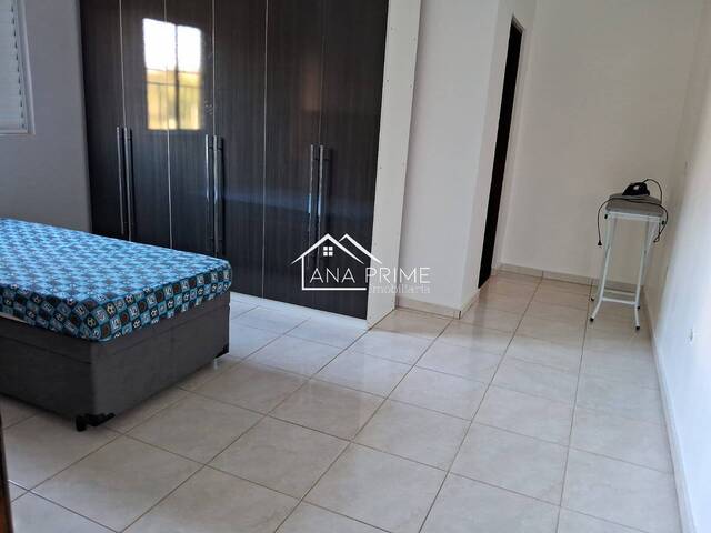 Casa para Venda em São José dos Campos - 4