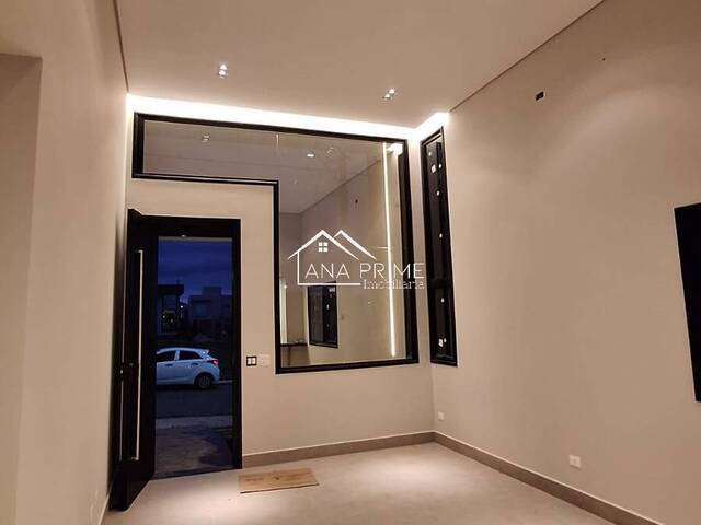 Casa para Venda em São José dos Campos - 4