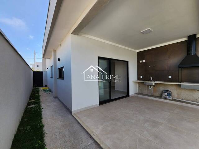 Casa para Venda em São José dos Campos - 4