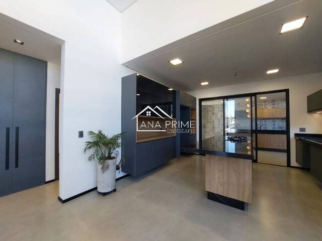 Casa para Venda em São José dos Campos - 2