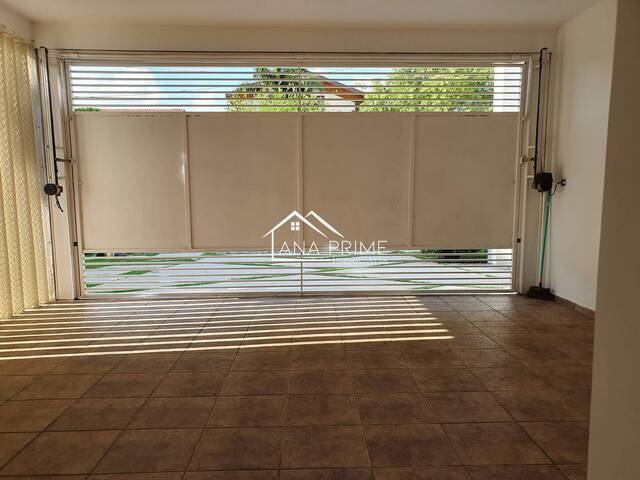Casa para Venda em São José dos Campos - 4