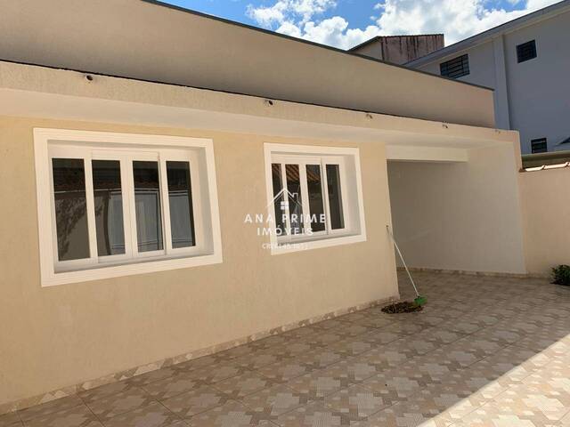 Casa para Venda em São José dos Campos - 4