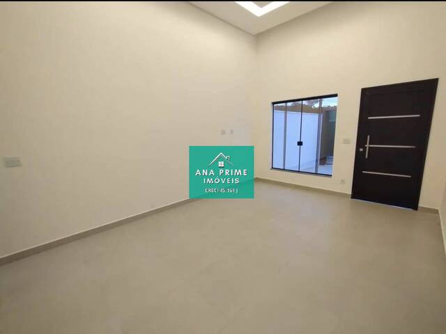 Casa para Venda em São José dos Campos - 4