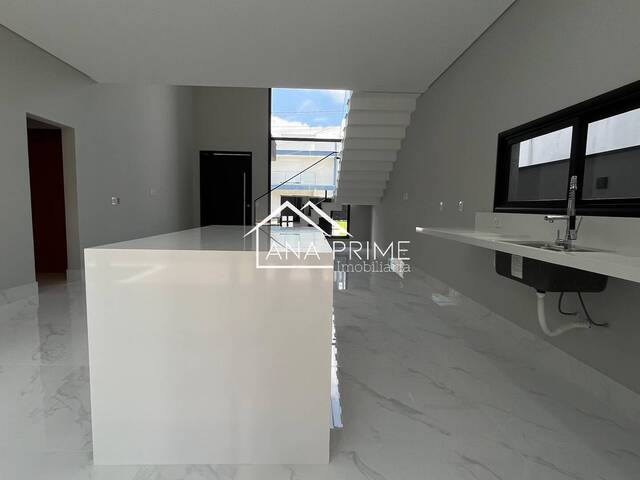 Casa para Venda em São José dos Campos - 5