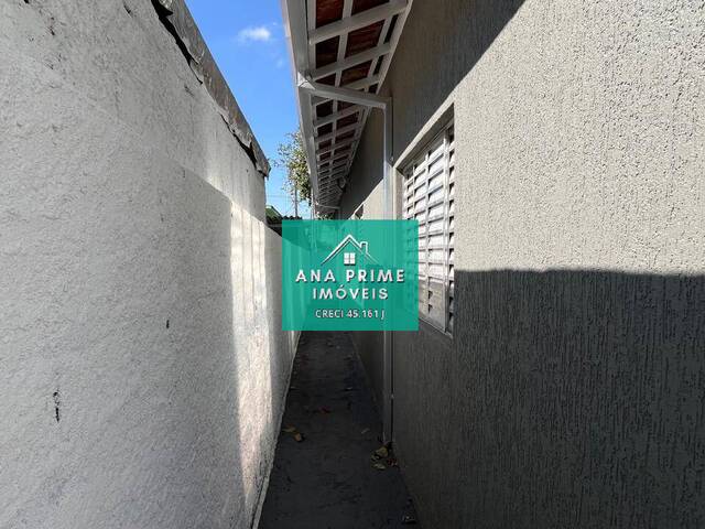 Casa para Venda em São José dos Campos - 4