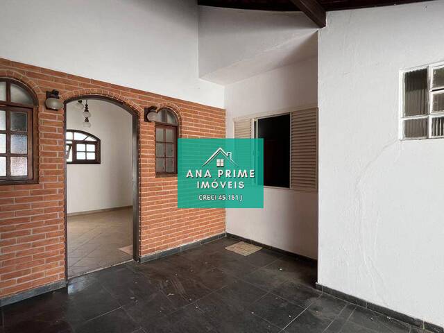 Casa para Venda em São José dos Campos - 4