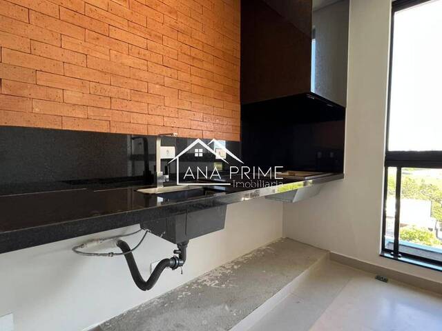 #979 - Casa para Venda em São José dos Campos - SP - 2