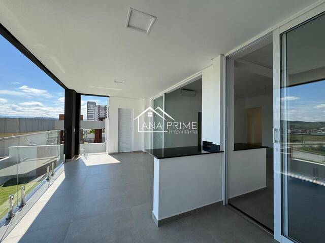 #1044 - Casa para Venda em São José dos Campos - SP - 1