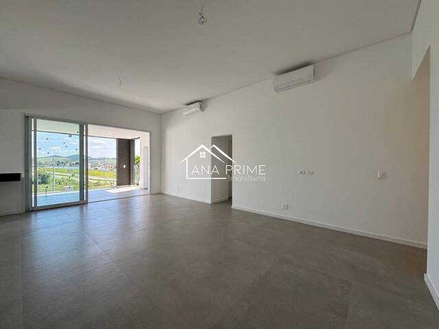 Casa para Venda em São José dos Campos - 4