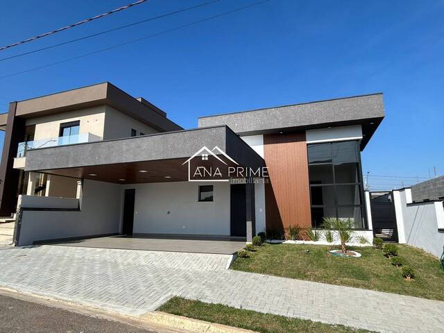 #1045 - Casa para Venda em São José dos Campos - SP - 2
