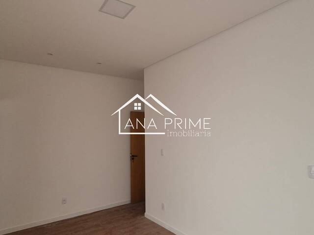 Casa para Venda em São José dos Campos - 4