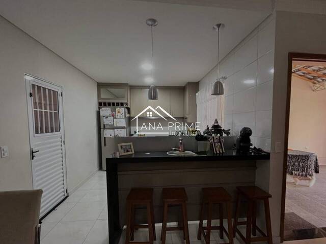 Casa para Venda em São José dos Campos - 4