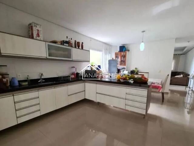 Casa para Venda em São José dos Campos - 4