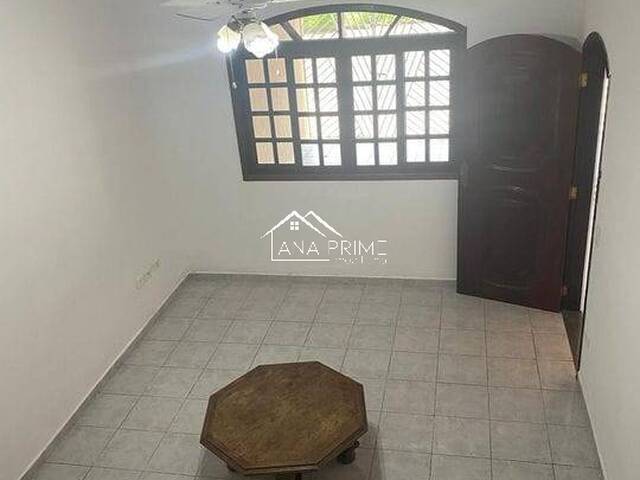 Sobrado para Venda em São José dos Campos - 4