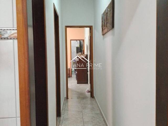 Casa para Venda em São José dos Campos - 4