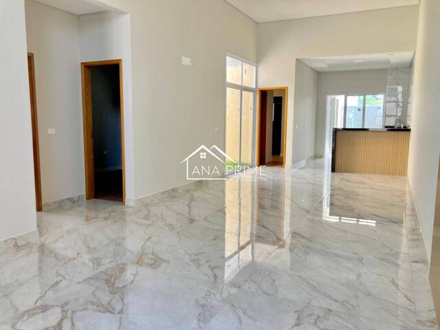 Casa para Venda em São José dos Campos - 4