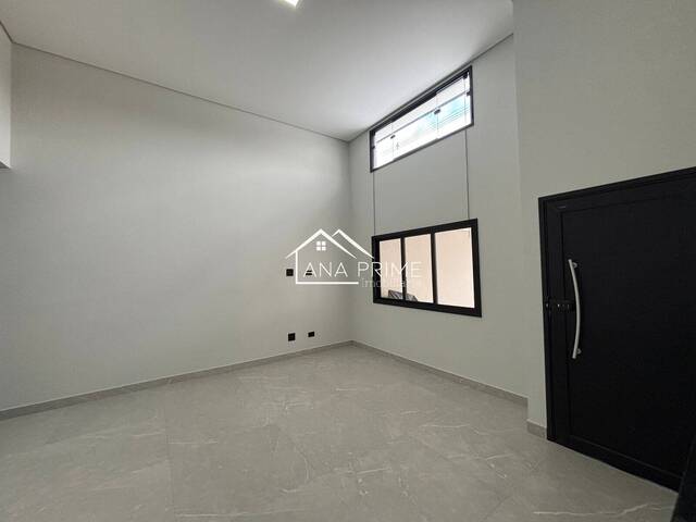 Casa para Venda em São José dos Campos - 3