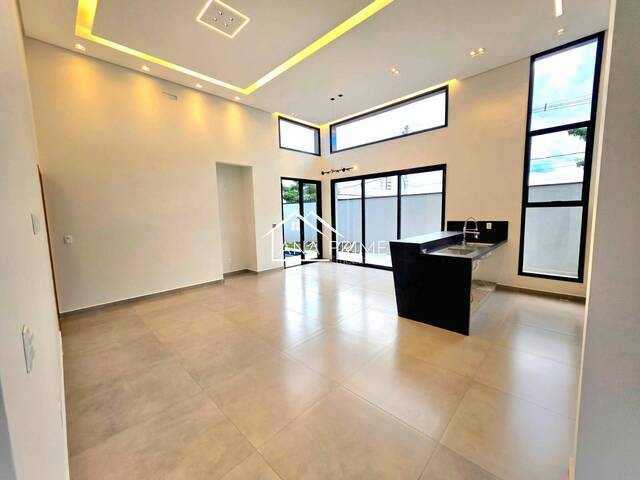 Casa para Venda em São José dos Campos - 4