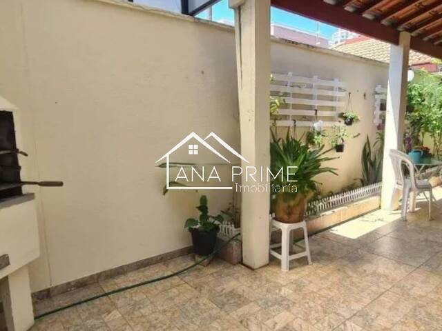 Casa para Venda em São José dos Campos - 3
