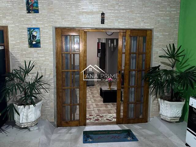 Casa para Venda em São José dos Campos - 4