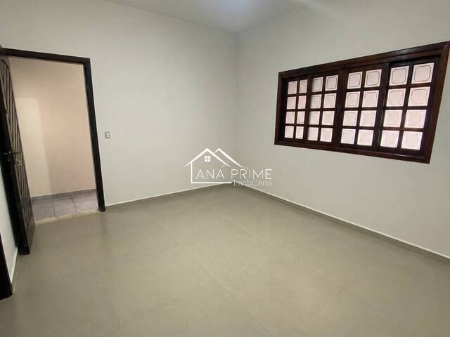 Casa para Venda em São José dos Campos - 4