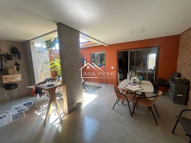 Casa para Venda em São José dos Campos - 4
