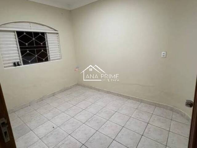 Casa para Venda em São José dos Campos - 4