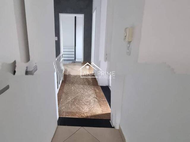 Sobrado para Venda em São José dos Campos - 4