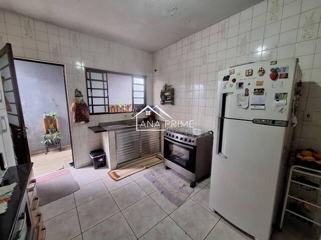 Casa para Venda em São José dos Campos - 2