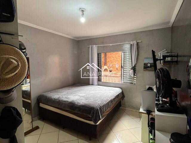 Casa para Venda em São José dos Campos - 4