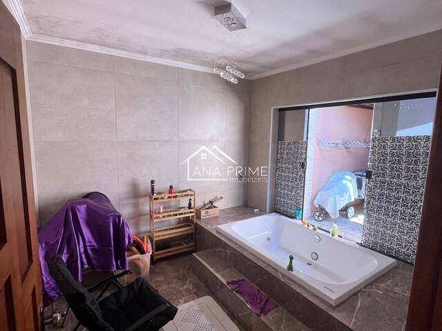 Casa para Venda em São José dos Campos - 5