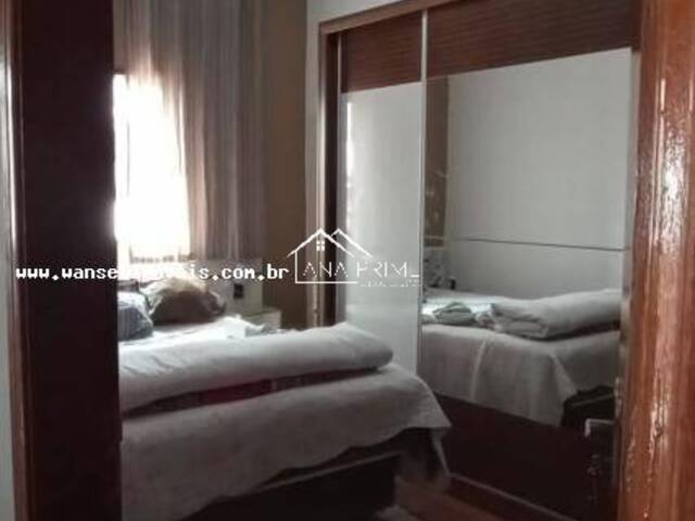 Casa para Venda em São José dos Campos - 4